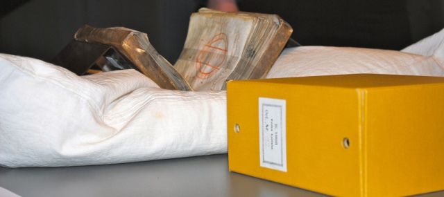 A Leiden University manuscript briefly free of its protective storage box. Photo by Julie Somers.